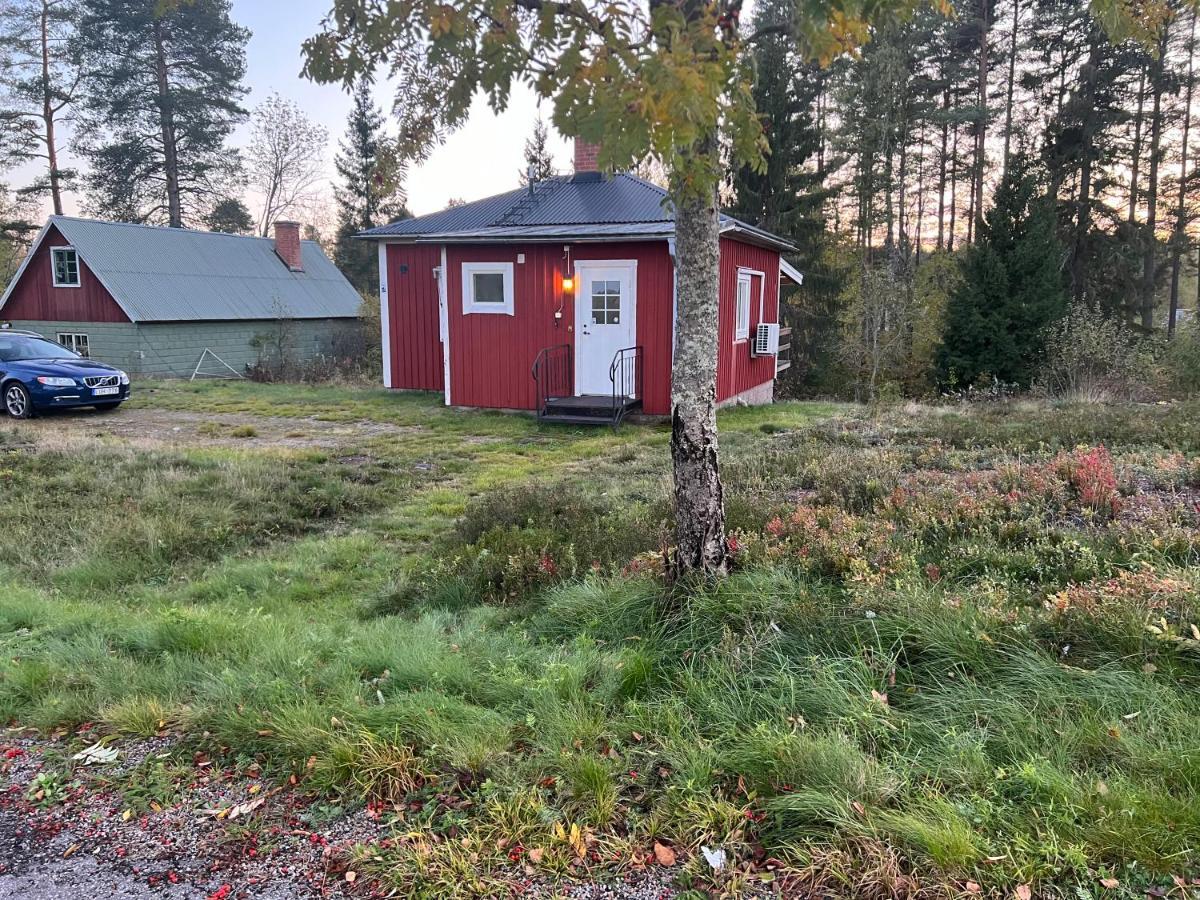 Lillhuset Villa Jarbo Bagian luar foto